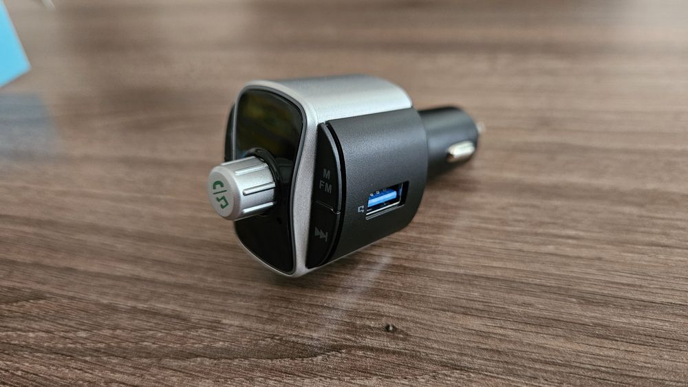 BC67 Car handsfree transmitter с бързо зарядно и волтметър