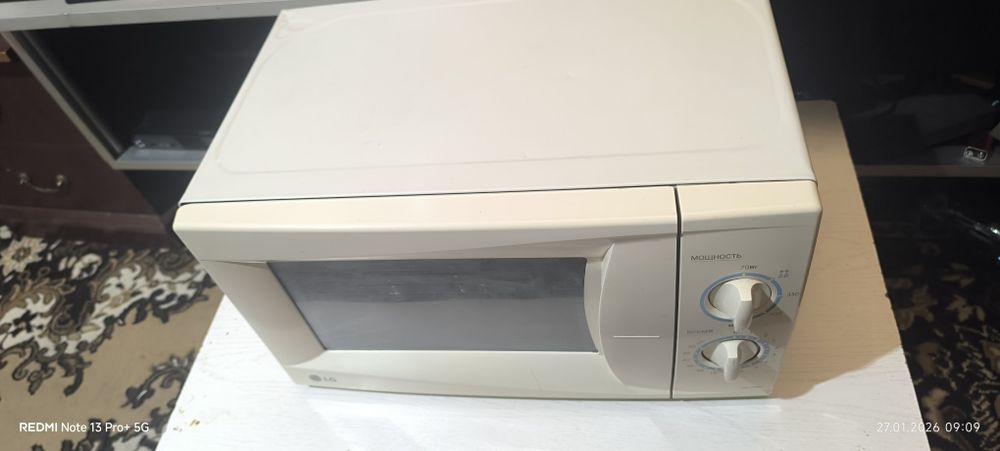 Микроволновая печь LG MS-1724W в отличном состояний