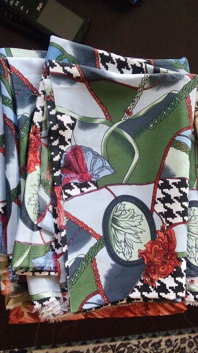 Ткани цветные шелк креп жоржет шифон.Цена 25 тыс 1 метр