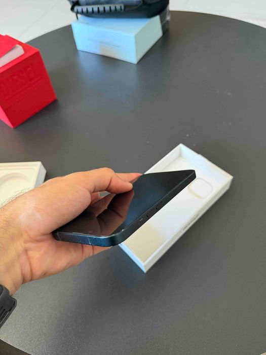 iPhone 13 черен в добро състояние
