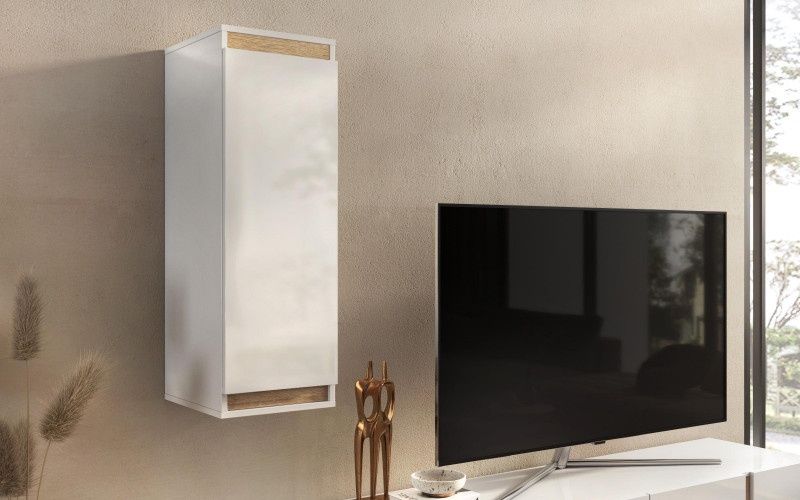 Ефектен стенен щкаф с открита и закрита част