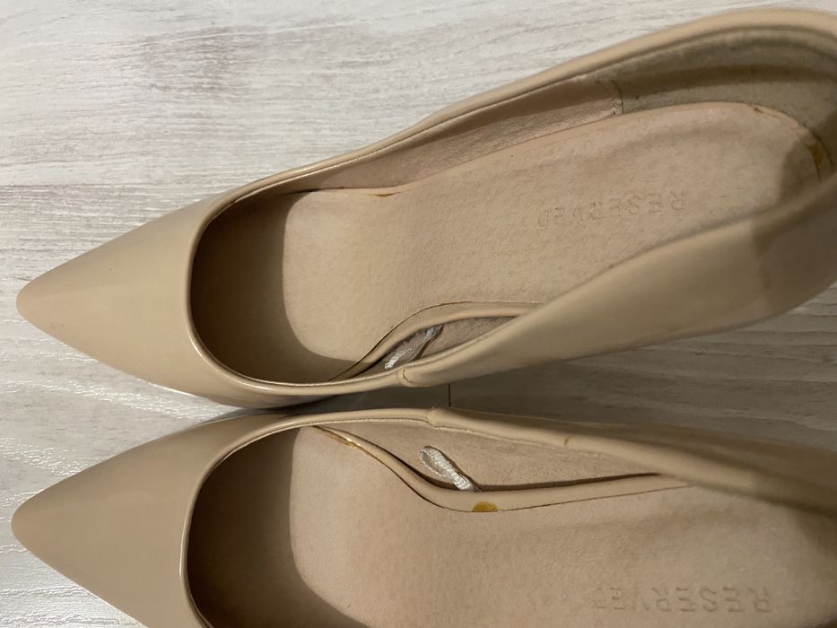 Pantofi stiletto, culoare nude