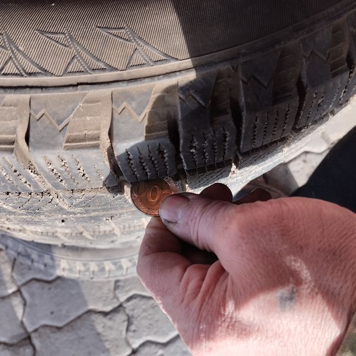 Продам зимние резины комплект4ш