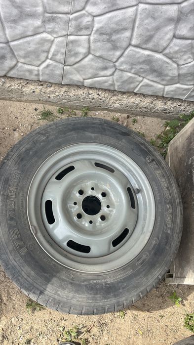 175/70/13 летни шины продам