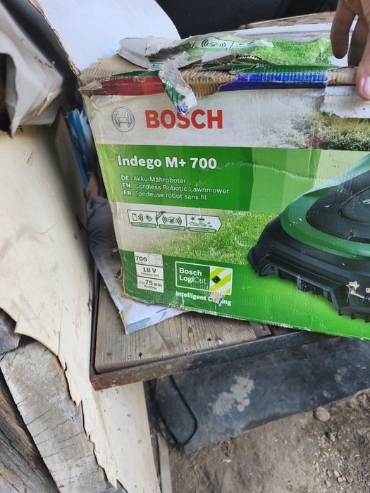 Robot iarbă Bosch Indego M+700
