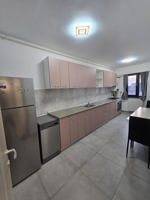 Inchiriez apartament 2 camere-metrou Pacii