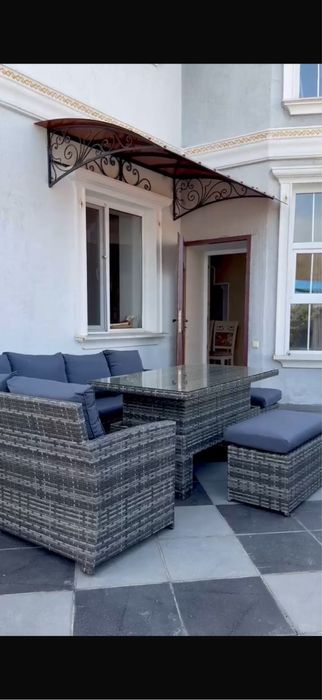 Продается садовая мебель, цвет графит, вместительность - 7-8 человек