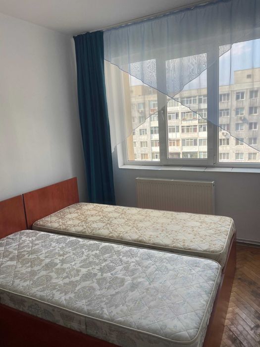 Proprietar inchiriez apartament 2 camere Alexandru cel Bun, Piata Voievozilor