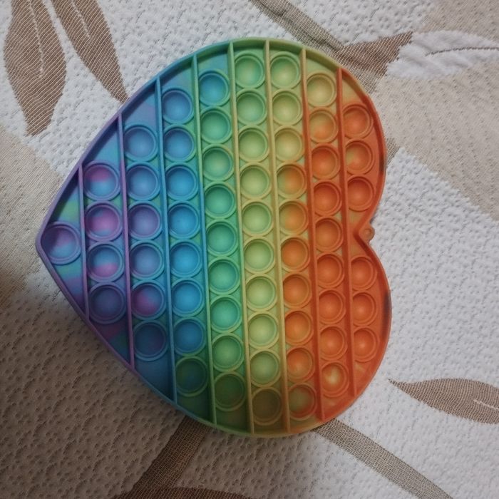 Чисто нов  шарен попит