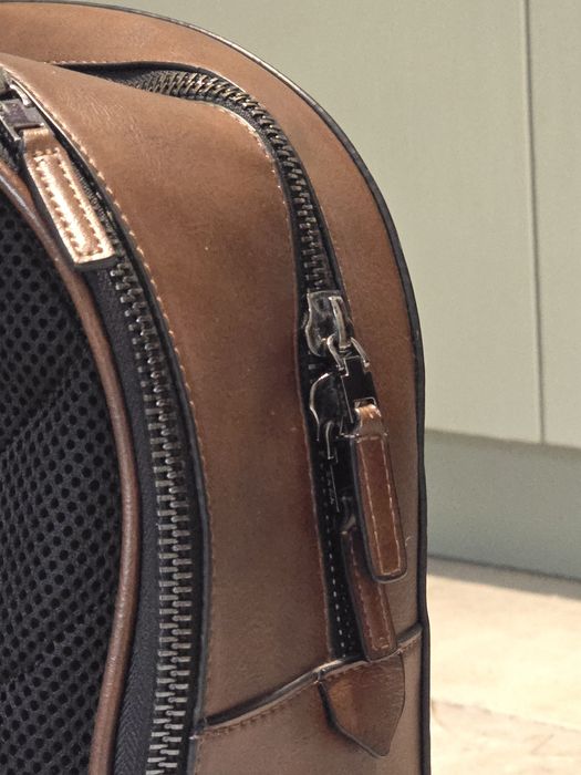 Кожена раница ZARA