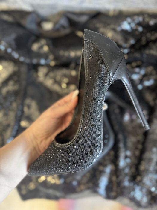 Елегантни токчета с камъни