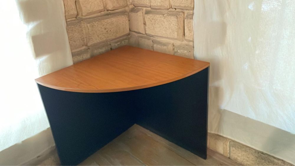 Продам столы офисные