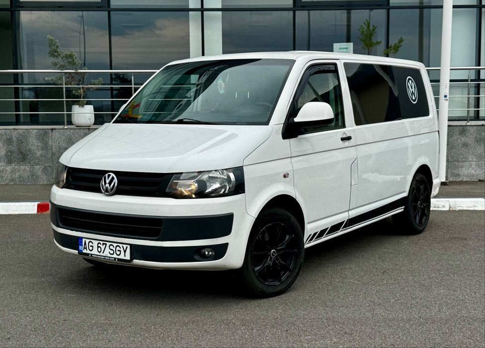 Vw T5 Transporter 5 locuri // Cutie Manuală 5+1 // 2.0 Diesel 140 cp // Navigatie // Clima