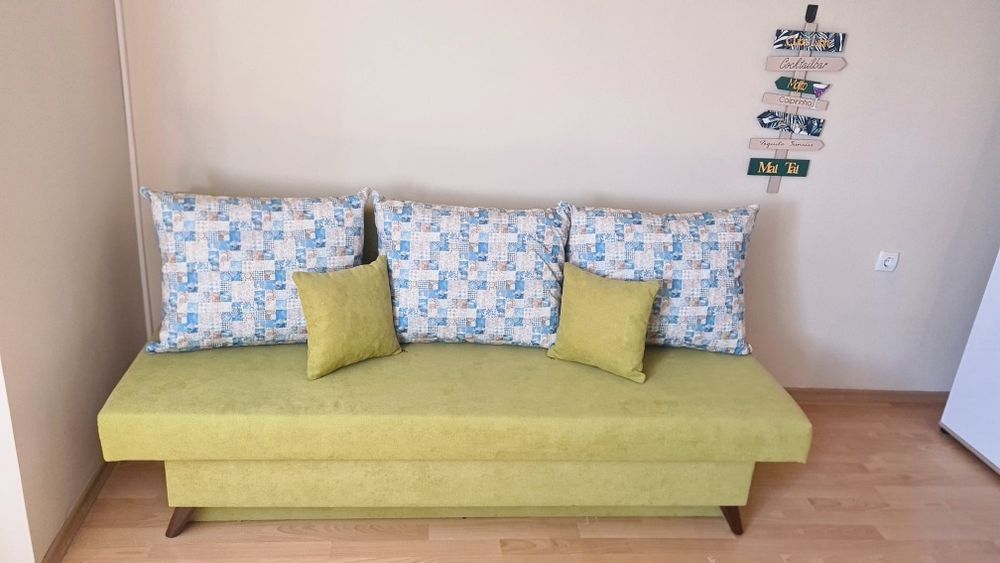 Разтегателно канапе Марти