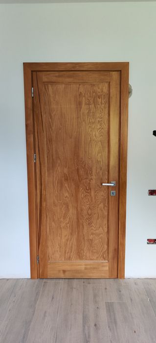 Vand 2.usii interior din tei