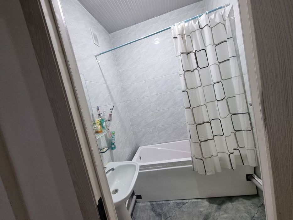 2 xonali kvartira sotiladi