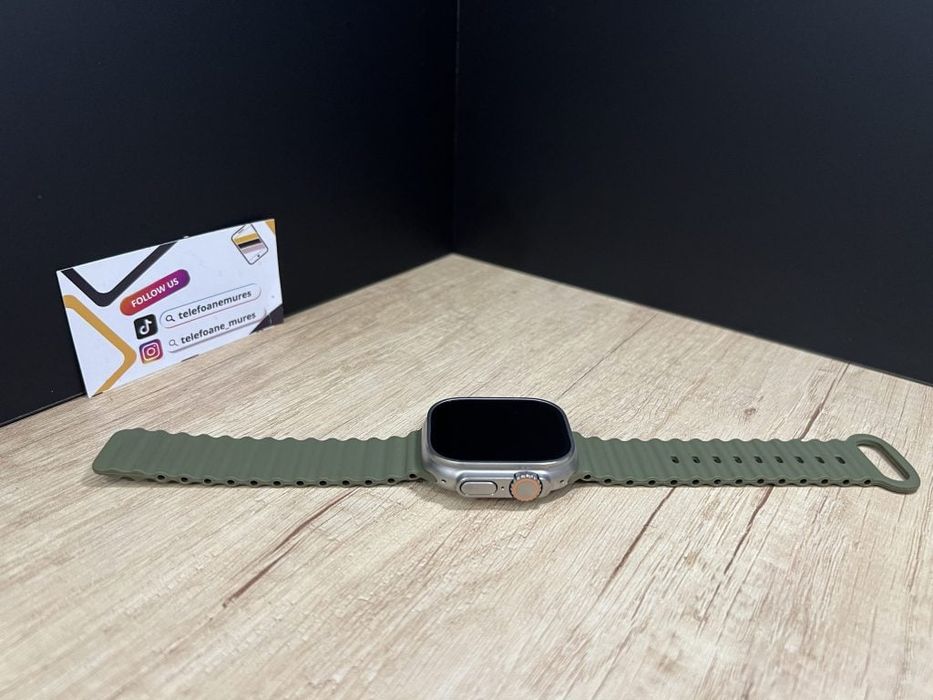 Apple Watch Ultra 2 Natural Titanium Green Band Second-Hand 2 ani gara