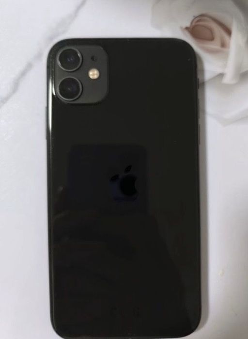 Обменяю айфон 11