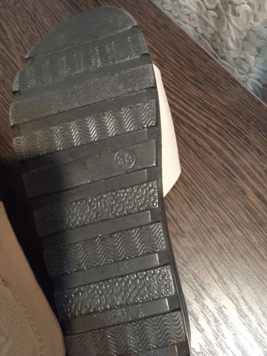 Женские кожаные шлепки босоножки