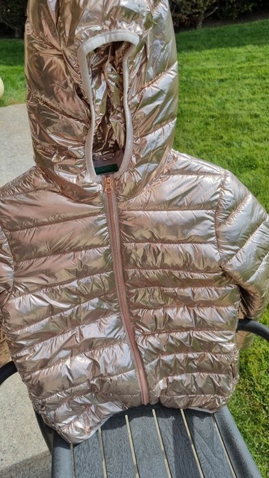 Златно, леко ватирано яке Benetton