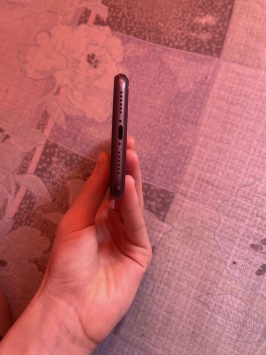 Продам айфон 11