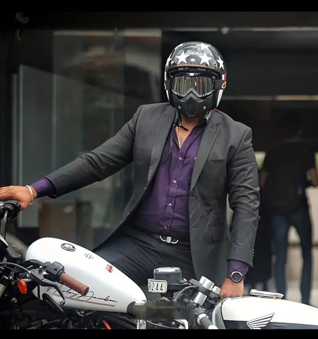 Защитная маска..