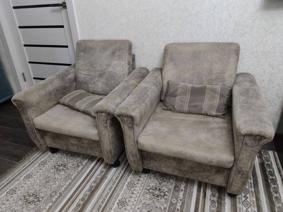 Продам  2 кресла