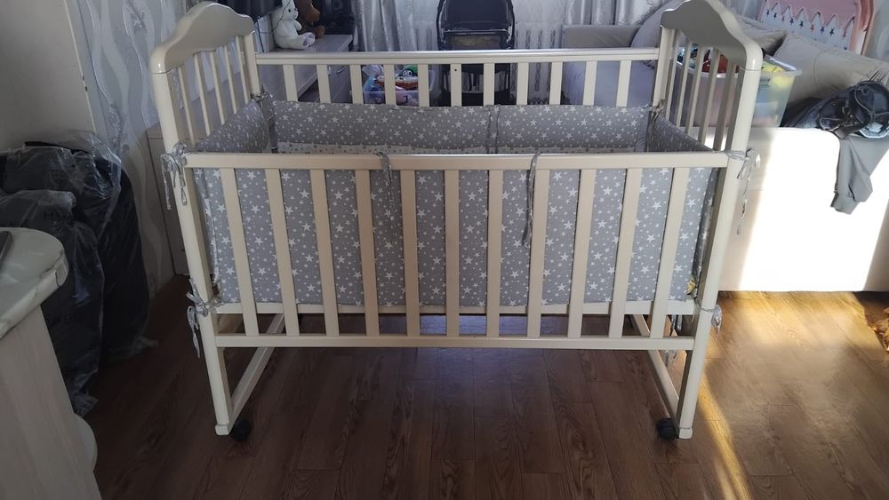 Детская кроватка