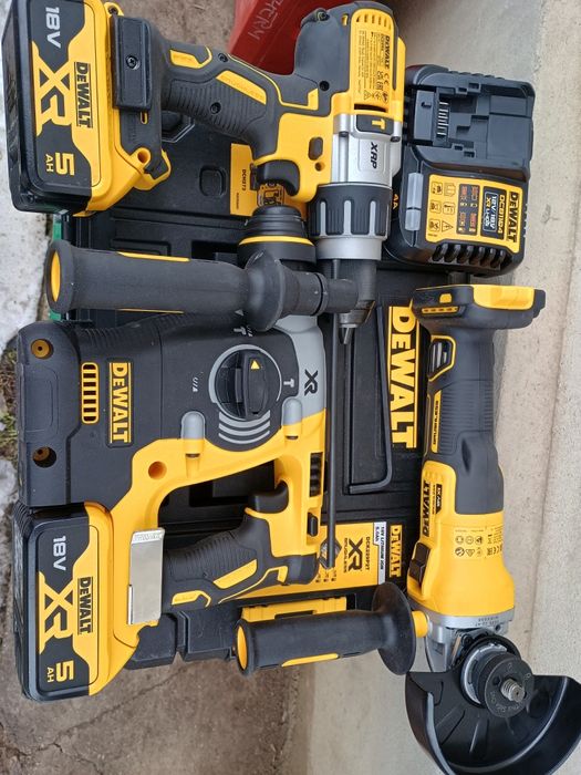 Set dewalt nou . Flex dcg405, rotopercutor dch273,filetanta dcd996,2 b