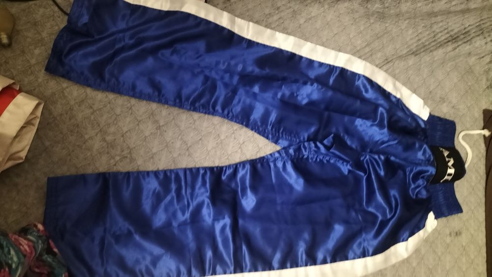 Продам штаны новые кикбоксинг