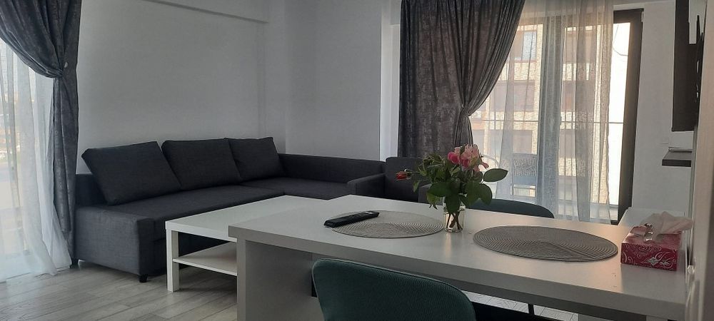Apartament 3 camere de închiriat
