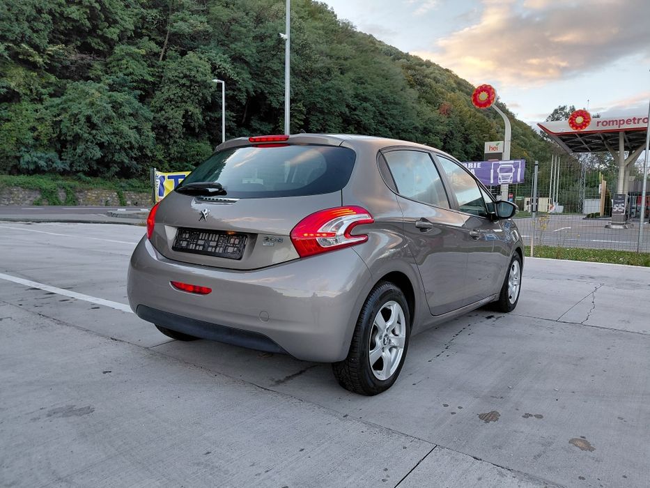 Peugeut  1,6 diesel an 2014 euro 5 Navigație/Incalzire scaune /Jenti /