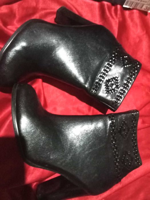 Боти ботуши обувки