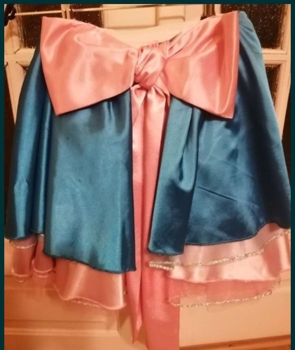 Rochii dansuri, carnaval, bal mascat
Cel roz este ge