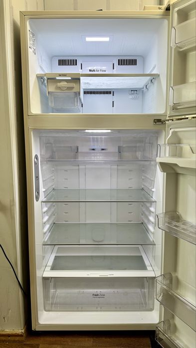 Холодильник lg продаю