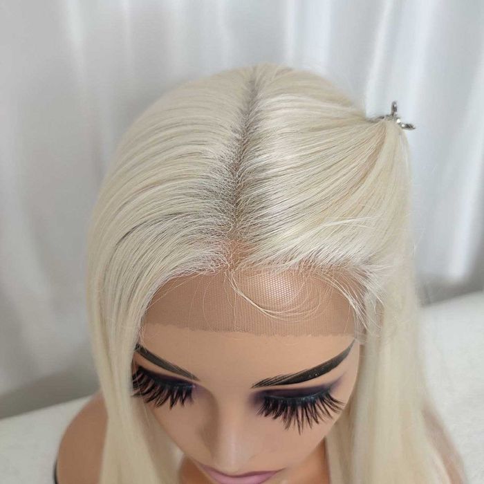 Парик блонд без челки в проборе сеточка