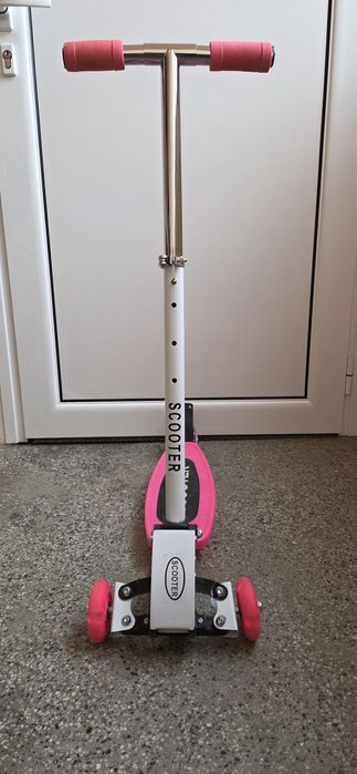 Детски скутер с възможност за регулиране на височината