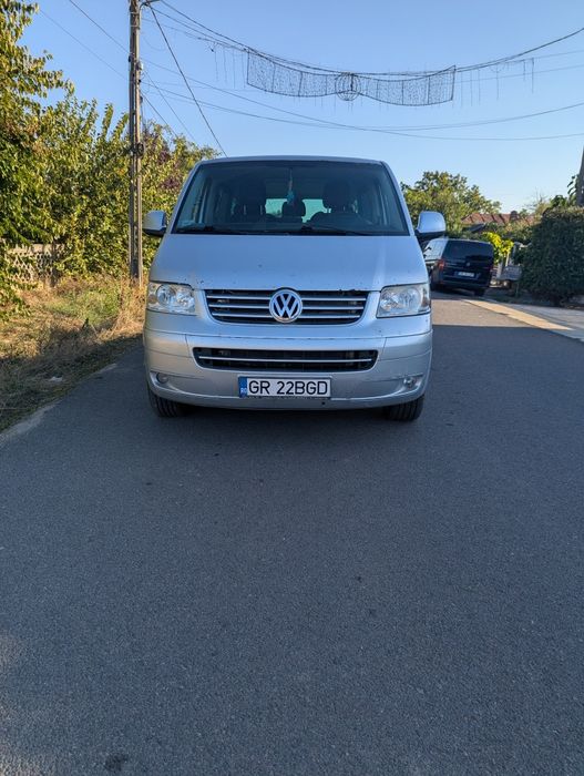 VOLKSWAGEN Caravelle