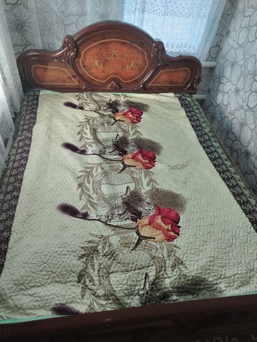 Продам кровать и комод