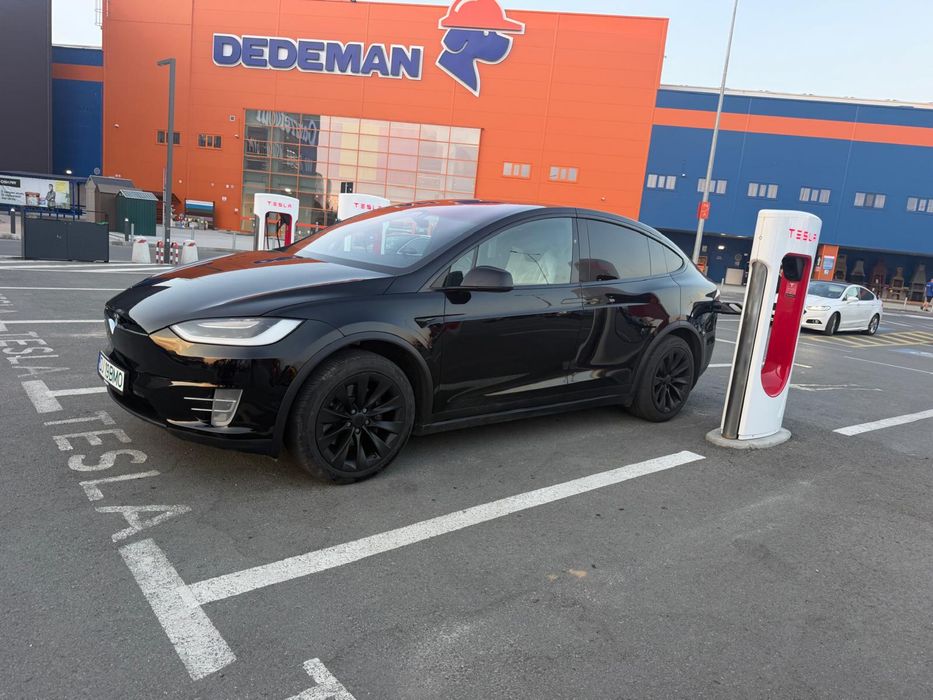 TESLA Model X 2017 — imagine 3