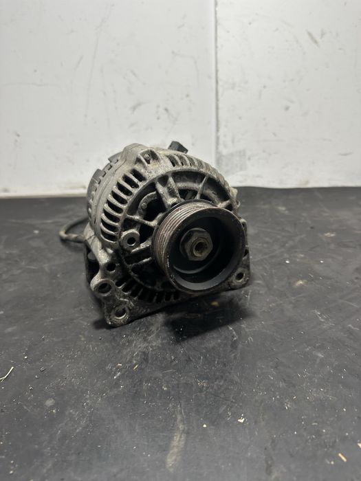 Alternator Volkswagen VW Transporter T4 2.5 TDI ACV AXL AXG AHY 102cp 151 cp 074903025J / 0124515013