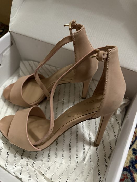 Кожаные босоножки Aldo