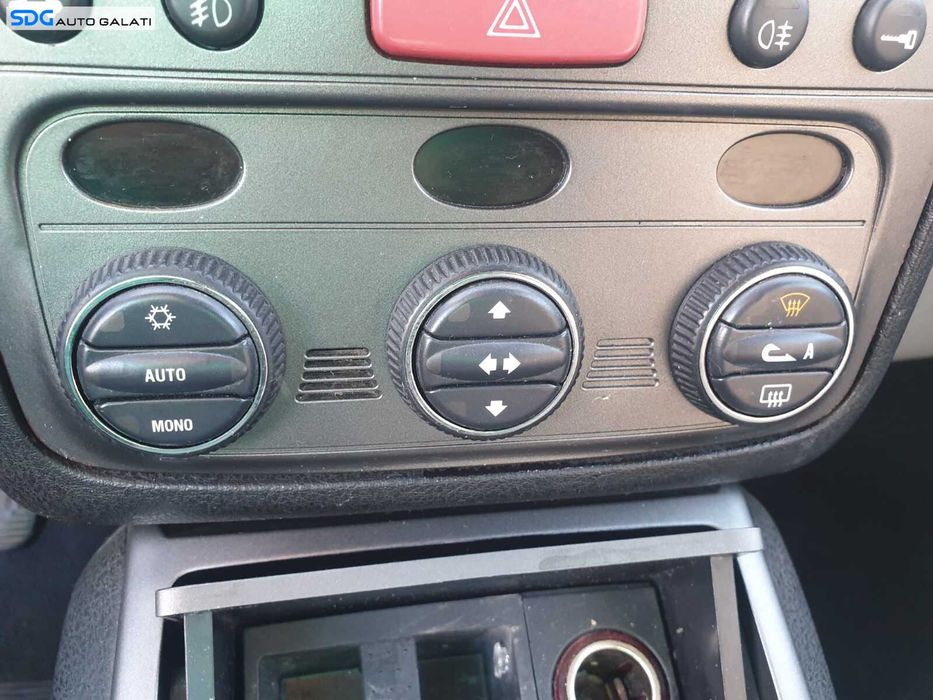 Panou Comanda Buton AC Aer Conditionat Clima Climatronic Releu Avarii Avarie Proiectoare Ceata Alfa Romeo GT 2003 - 2010