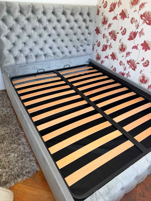 Pat tapitat cu somiera Beds Place Nou Luat cu 3000 lei