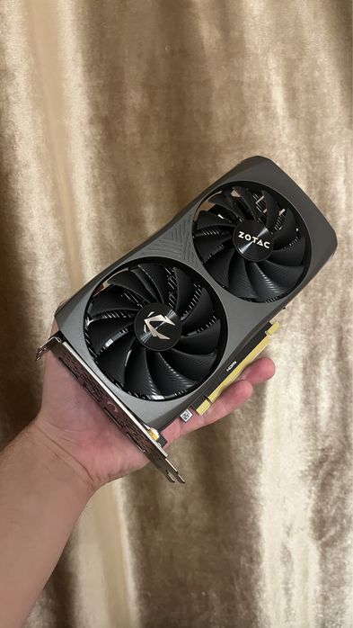 Продам шикарную видеокарту RTX 4060