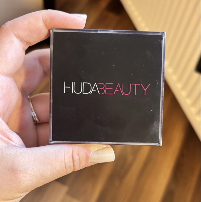 Contur cremos Huda Beauty