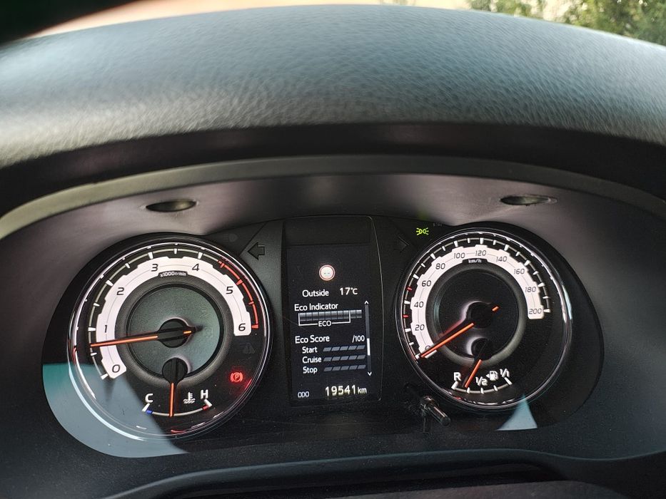 Proprietar, vând Toyota Hilux 2020 km reali 19550