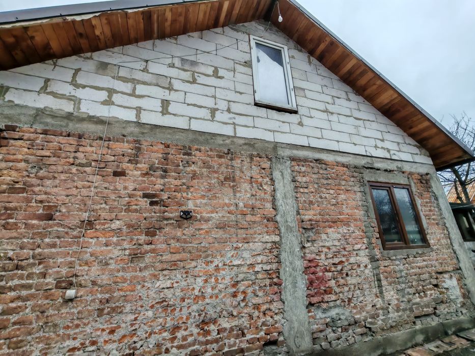 Casă de vânzare renovată recent in Petrosani, zona colonie