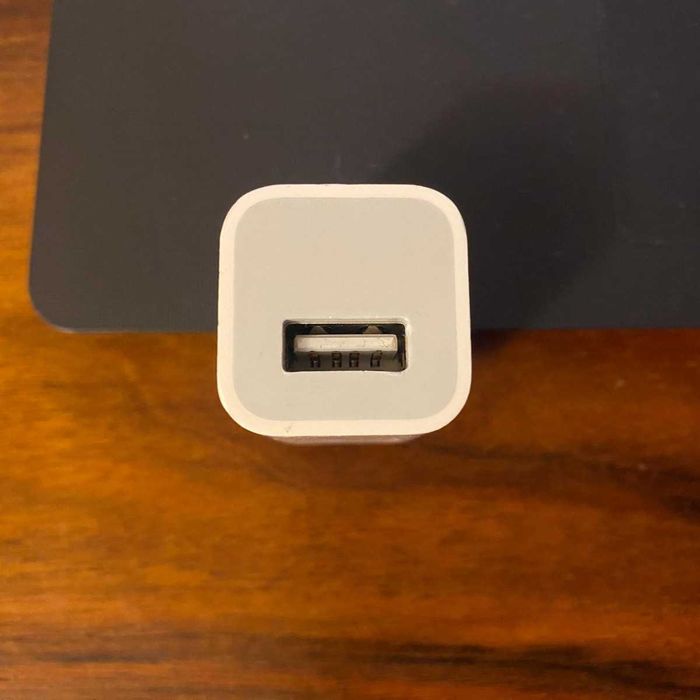 Încărcător iPhone iPad / APPLE  A1385 - 5V/1A