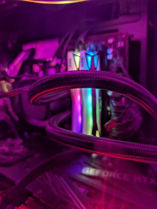Мощен Геймърски Компютър / Ryzen 7 5800X / RTX 3060 Ti iChill / 16GB RAM